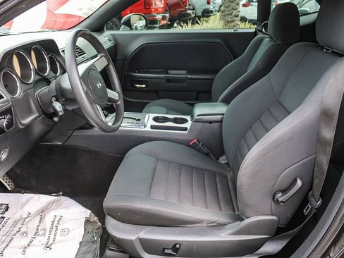 Used 2010 Dodge Challenger SE RWD image 17