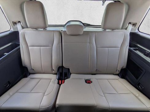 Used 2024 Ford Expedition XLT RWD image 20