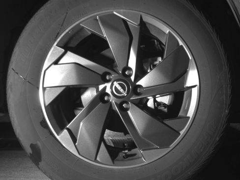 Used 2025 Nissan Rogue SV image 13