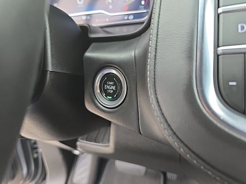 Used 2023 Chevrolet Suburban LT image 17