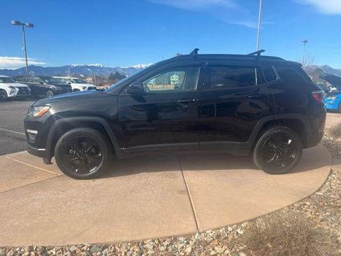 Used 2019 Jeep Compass Latitude AWD/4WD image 5