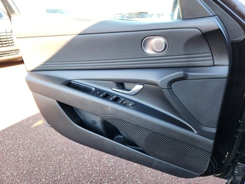 Certified 2023 Hyundai Elantra SEL w/ Convenience Package image 23