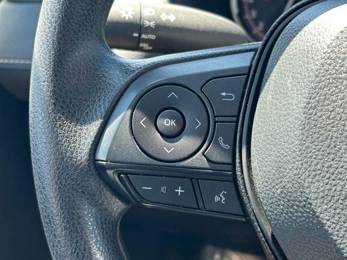 Certified 2025 Toyota RAV4 XLE FWD image 33