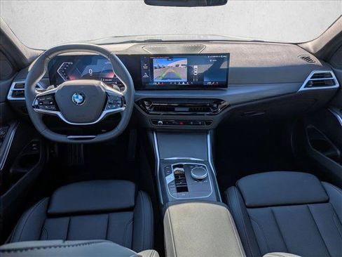 Used 2025 BMW 330i Sedan w/ M Sport Package RWD image 18