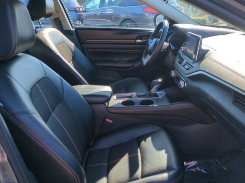 Certified 2022 Nissan Altima 2.5 SR image 24