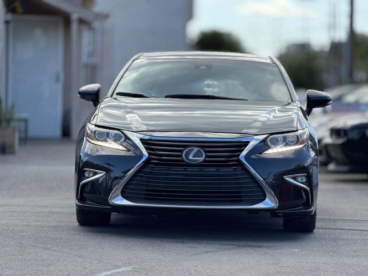 Used 2017 Lexus ES 350 FWD image 3