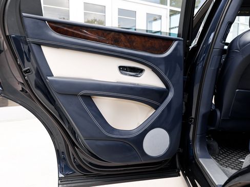 Certified 2024 Bentley Bentayga image 26