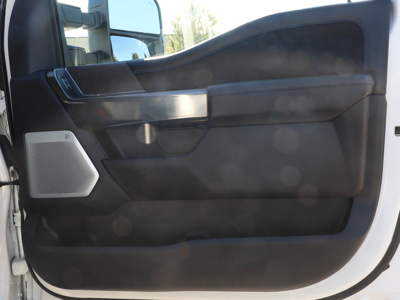 Used 2025 Ford F350 Platinum AWD/4WD image 9