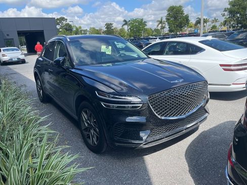 Used 2025 Genesis GV70 2.5T w/ Select Package AWD/4WD image 2