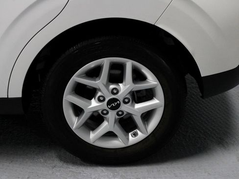Used 2024 Kia Soul LX w/ Option Group 015 FWD image 18