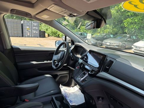 Used 2023 Honda Odyssey EX-L image 18