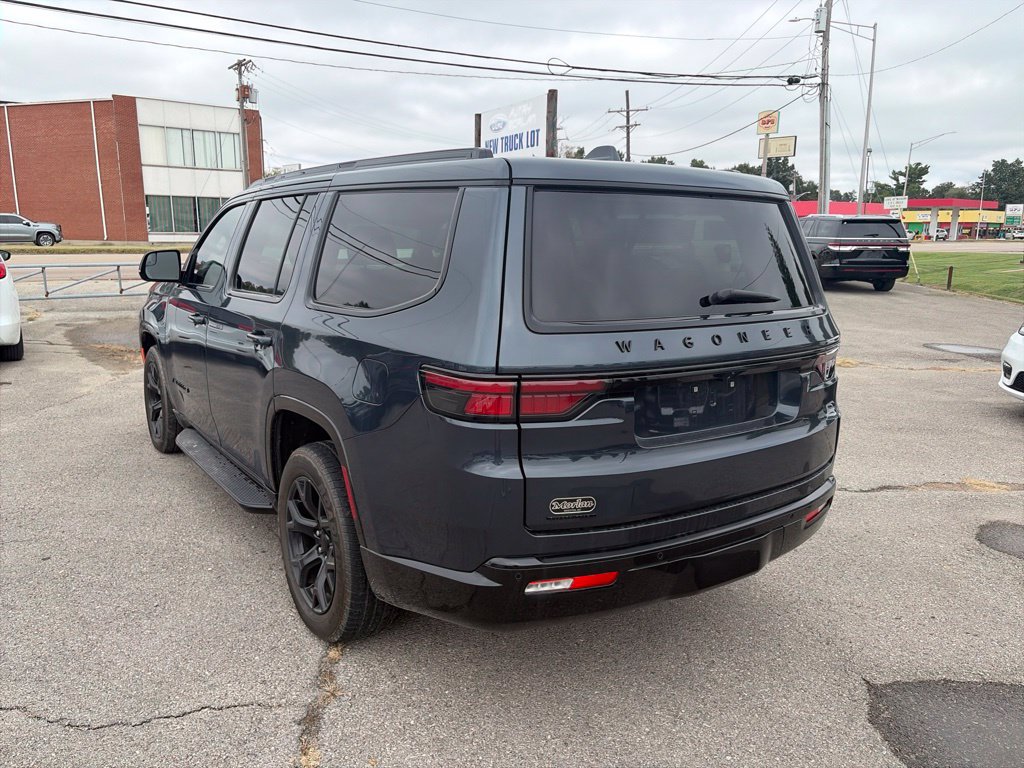 Used 2023 Jeep Wagoneer Series II AWD/4WD image 4