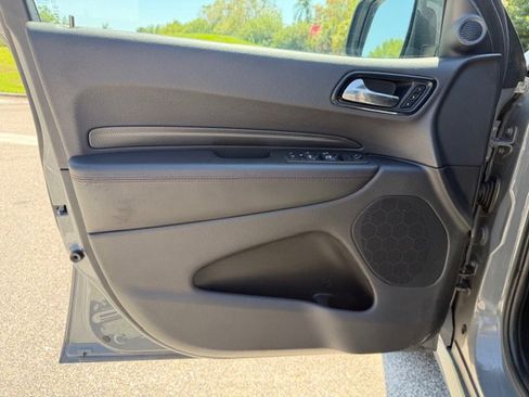 Used 2022 Dodge Durango R/T w/ Tow 'N Go Package AWD/4WD image 6