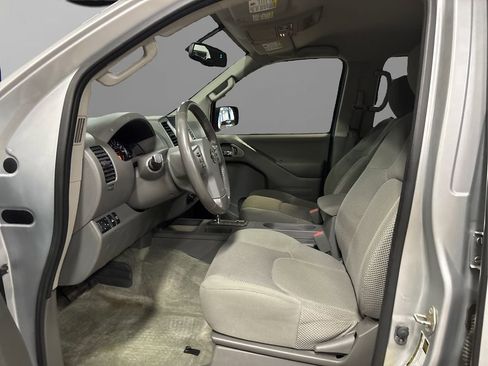 Used 2016 Nissan Frontier SV w/ SV Value Truck Package image 9