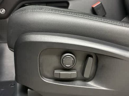Used 2024 Land Rover Defender 110 X-Dynamic SE AWD/4WD image 14