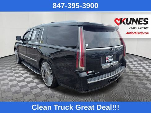 Used 2017 Cadillac Escalade ESV Luxury AWD/4WD image 5