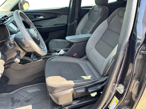 Used 2021 Chevrolet TrailBlazer LS FWD image 18
