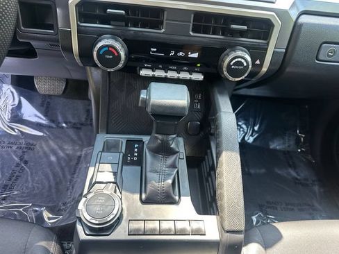 Certified 2026 Toyota Tacoma SR5 AWD/4WD image 34