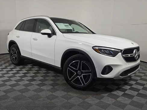 Used 2026 Mercedes-Benz GLC 300 4MATIC image 9