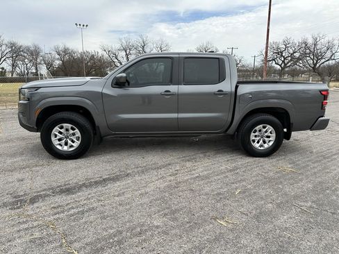 Used 2024 Nissan Frontier SV w/ Technology Package image 2