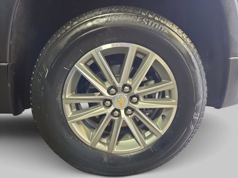 Used 2023 Chevrolet Traverse LT AWD/4WD image 37