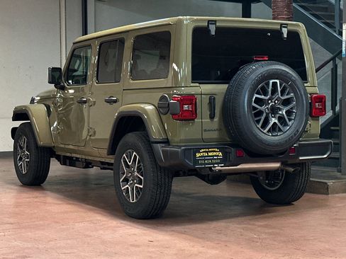 New 2026 Jeep Wrangler Unlimited Sahara AWD/4WD image 3