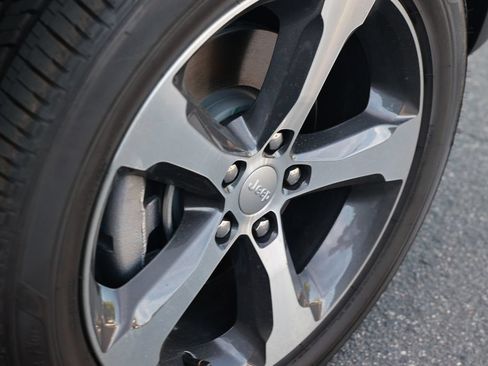 New 2026 Jeep Grand Cherokee L Limited RWD image 9