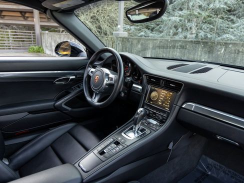 Used 2016 Porsche 911 Carrera image 40