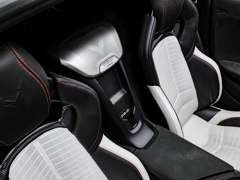 Used 2023 Chevrolet Corvette Stingray Premium Cpe w/ Z51 Performance Package image 57