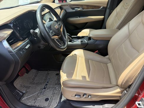 Used 2022 Cadillac XT5 Premium Luxury w/ Platinum Package FWD image 10