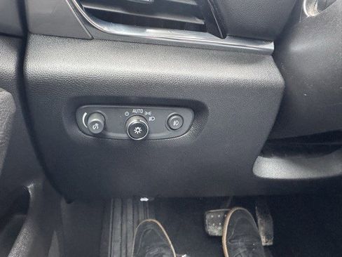 Used 2019 Chevrolet Traverse LT w/ LT Premium Package image 15