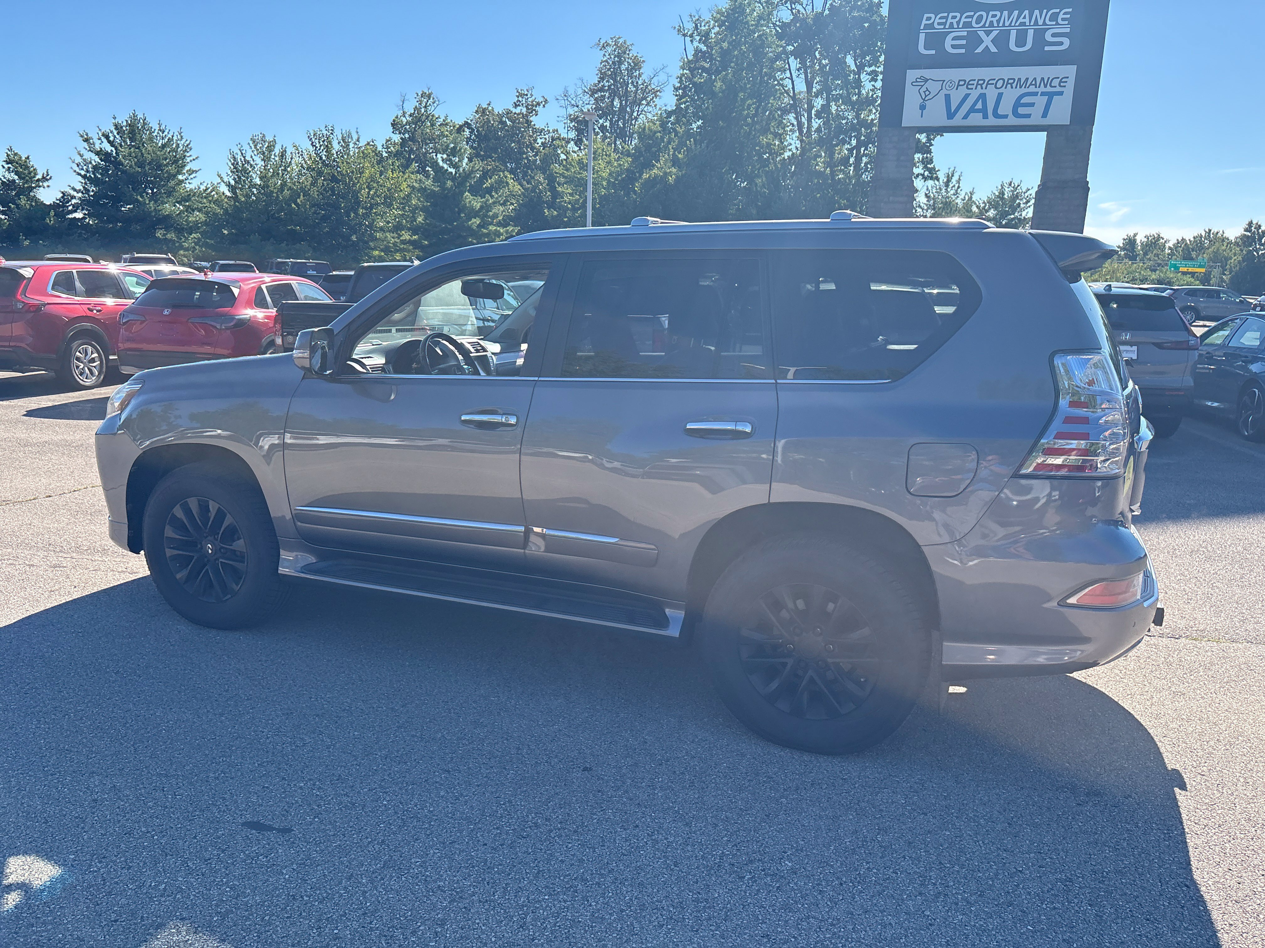 Used 2016 Lexus GX 460 w/ Premium Package AWD/4WD image 11