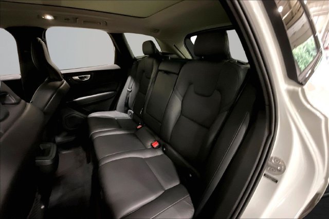 Certified 2024 Volvo XC60 B5 Plus w/ Protection Package Premier AWD/4WD image 29