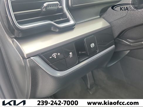 Certified 2025 Kia Sportage EX FWD image 28