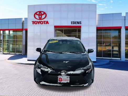 Used 2025 Toyota Corolla LE image 9