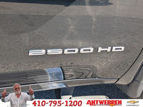 Used 2022 GMC Sierra 2500 SLT w/ SLT Convenience Package image 11