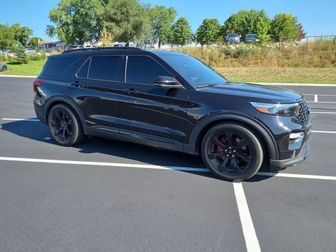Used 2021 Ford Explorer ST w/ Equipment Group 401A AWD/4WD image 2