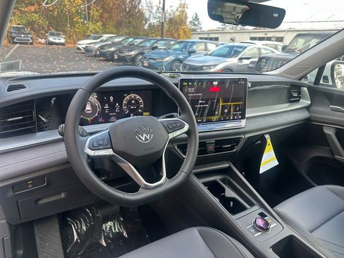 New 2026 Volkswagen Tiguan SE image 6