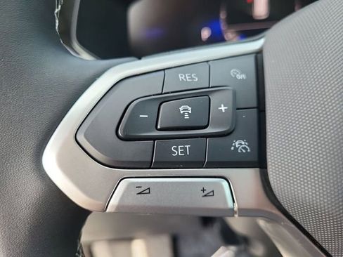 New 2024 Volkswagen Taos SE image 22