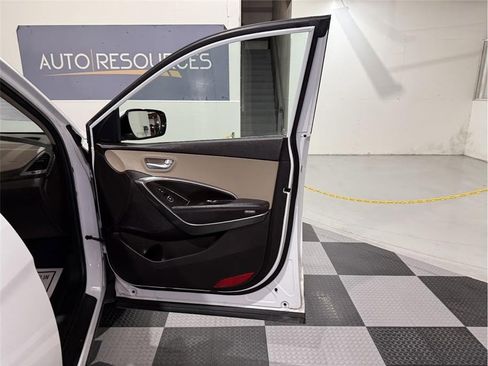 Used 2017 Hyundai Santa Fe Sport image 27