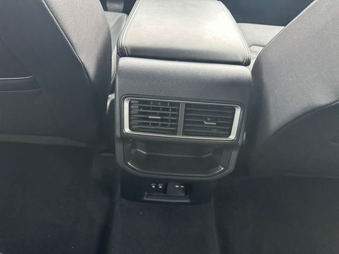 Used 2025 Volkswagen Atlas Cross Sport SE image 24