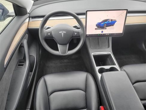 Used 2023 Tesla Model 3 Standard Range image 12