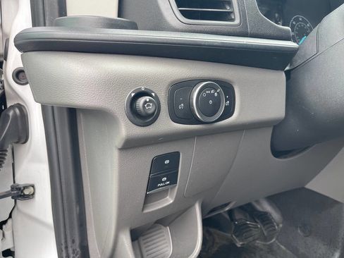 Used 2022 Ford Transit 150 Low Roof RWD image 18