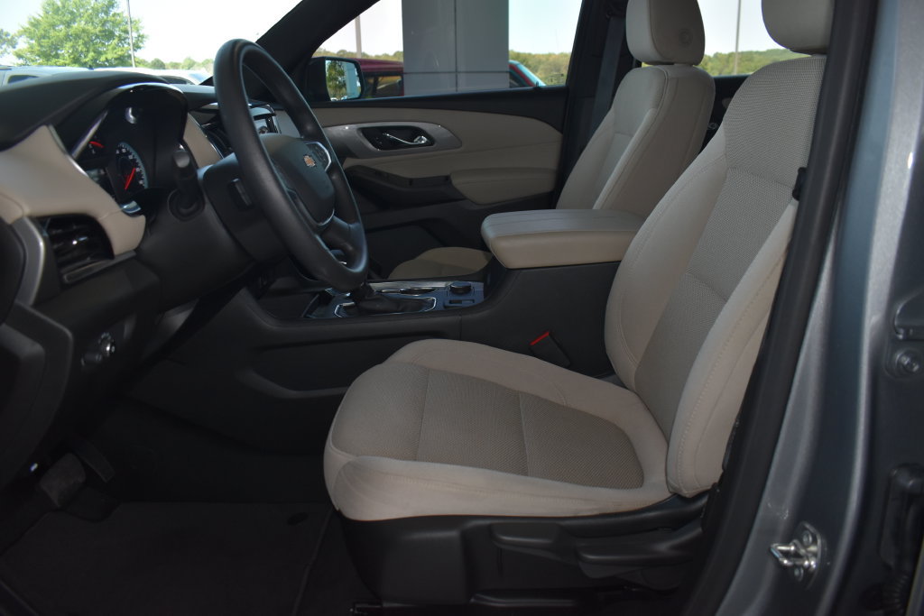 Used 2024 Chevrolet Traverse LS FWD image 4
