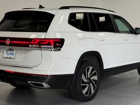 Used 2024 Volkswagen Atlas SE FWD image 3