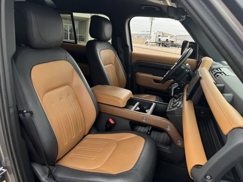 Used 2022 Land Rover Defender 110 X image 29
