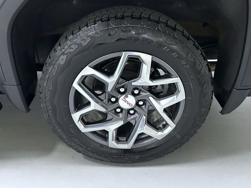 Used 2024 GMC Sierra 1500 SLT w/ SLT Premium Plus Package AWD/4WD image 22