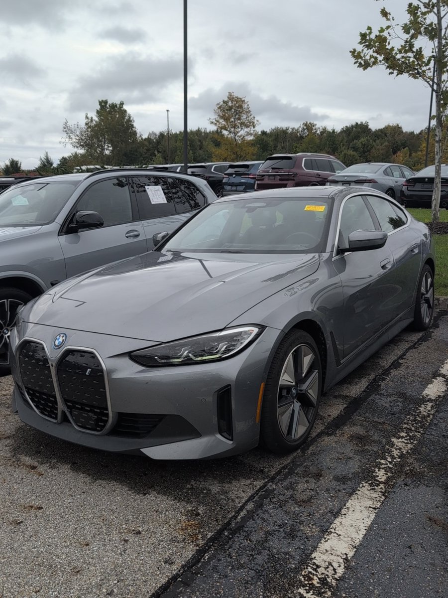 Used 2024 BMW i4 eDrive40 w/ Premium Package RWD image 1