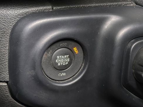 Used 2019 Jeep Wrangler Unlimited Sport S AWD/4WD image 38