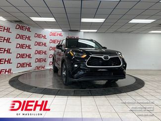 Used 2023 Toyota Highlander XLE AWD/4WD video 1